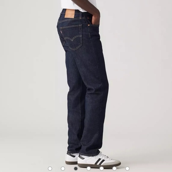 Levis Premium 502 TAPER FIT MENS JEANS Dark Wash Size 30 - Picture 2 of 3